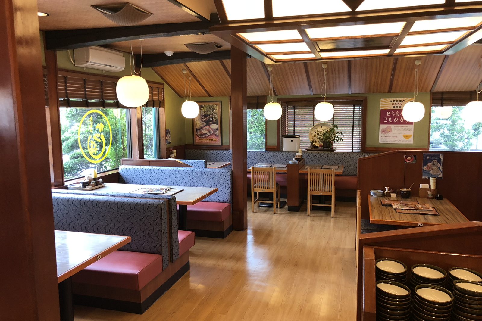 かつ将 春日店の店内